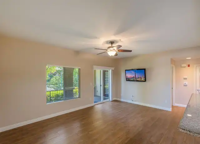 Property at 453 Country Club Dr #101, Simi Valley, CA, 93065, 1 bed, 1 bath, [object Object]