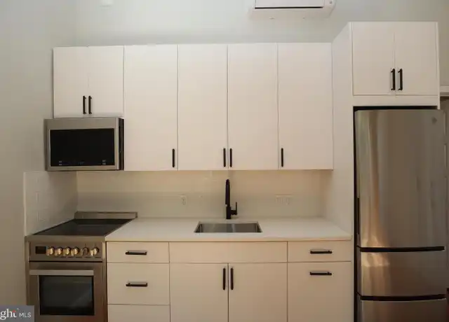 Property at 1919 Green St Unit B, Philadelphia, PA, 19130, 1 bed, 1 bath, [object Object]