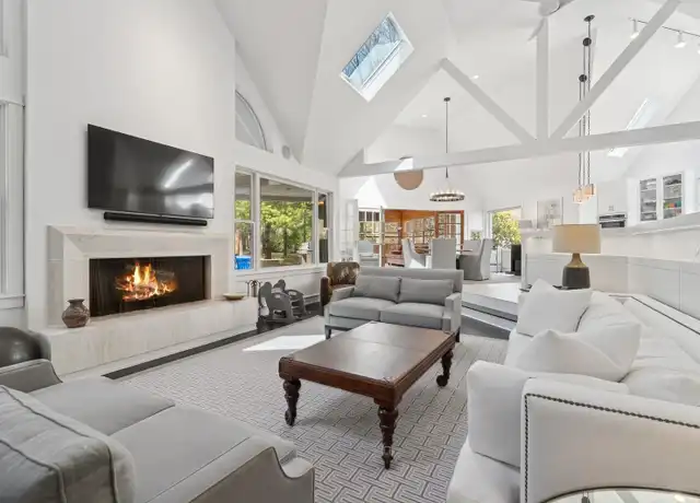Property at 9 Long Hill Rd, East Hampton, NY, 11937, 5 beds, 4.5 baths, [object Object]