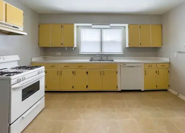 Property at 201 N Calvert St, Muncie, IN, 47303, 3 beds, 1 bath, [object Object]