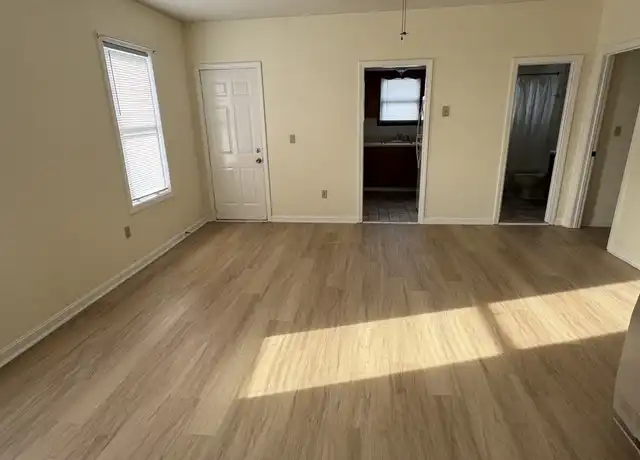 Property at 118 Last St Unit 2, Fall River, MA, 02724, 3 beds, 1 bath, [object Object]