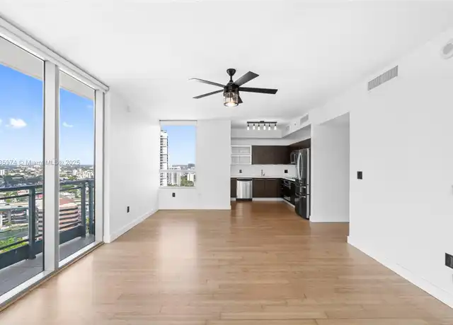 Property at 90 SW 3rd St #2711, Miami, FL, 33130, 2 beds, 2 baths, [object Object]