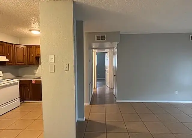 Photo of 4022 Montego Dr, Corpus Christi, TX 78411