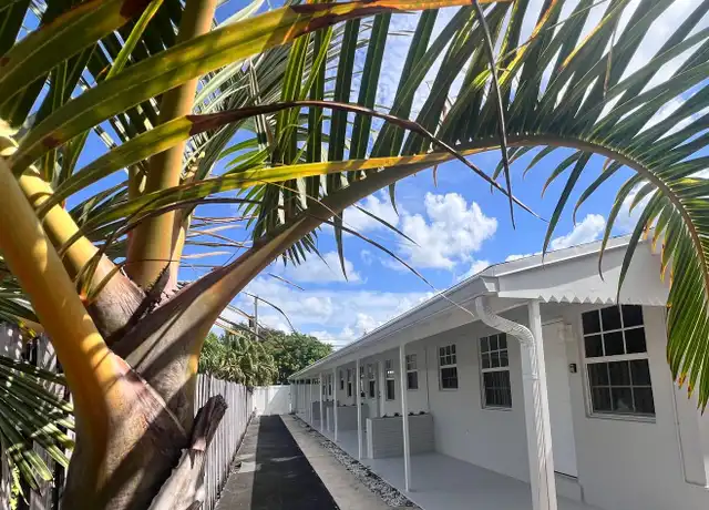Property at 716 SE 14th Ct Unit 3, Fort Lauderdale, FL, 33316, 1 bed, 1 bath, [object Object]