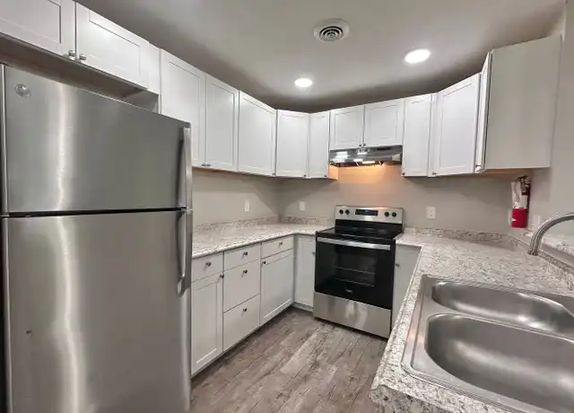 Property at 430 W Economy Rd, Morristown, TN, 37814, 1 bed, 1 bath, [object Object]