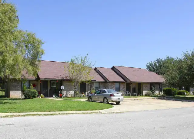 Property at 1547 Jami Dr Unit 101, Pleasanton, TX, 78064, 1 bed, 1 bath, [object Object]