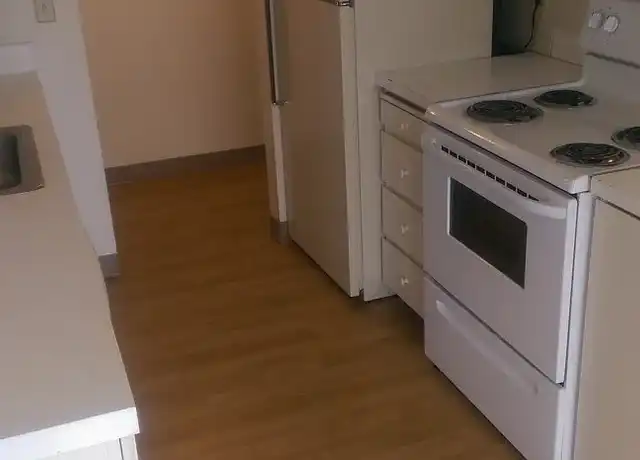 Property at View North Apartments. VN - 17838 NE Multnomah Dr, Portland, OR, 97230, 2 beds, 1 bath, [object Object]