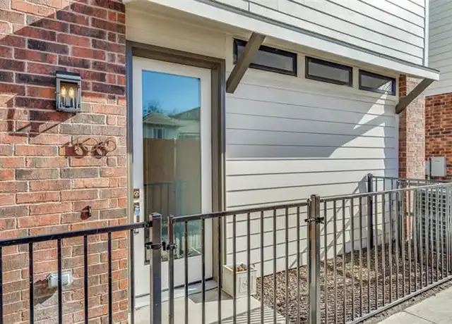 Property at 106 E Chester Ct, Dallas, TX, 75203, 2 beds, 2.5 baths, [object Object]