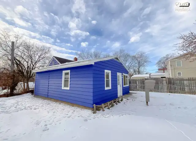 Property at 546 Paris Ave, Lansing, MI, 48910, 2 beds, 1 bath, [object Object]