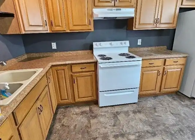 Property at 139 Covel St Unit 1, Fall River, MA, 02723, 4 beds, 1 bath, [object Object]