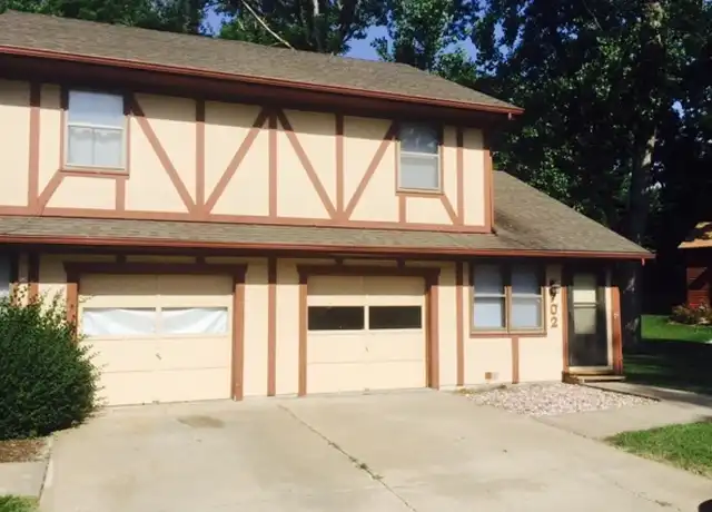 Property at 704 S 40th St Unit 704, St Joseph, MO, 64507, 2 beds, 1.5 baths, [object Object]