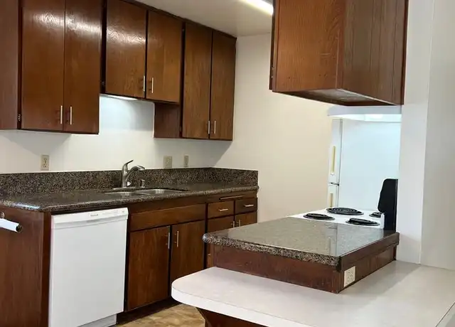 Property at Port Au Fina (Saratoga Ave.) - 5055 Saratoga Ave, San Diego, CA, 92107, 1 bed, 1 bath, [object Object]