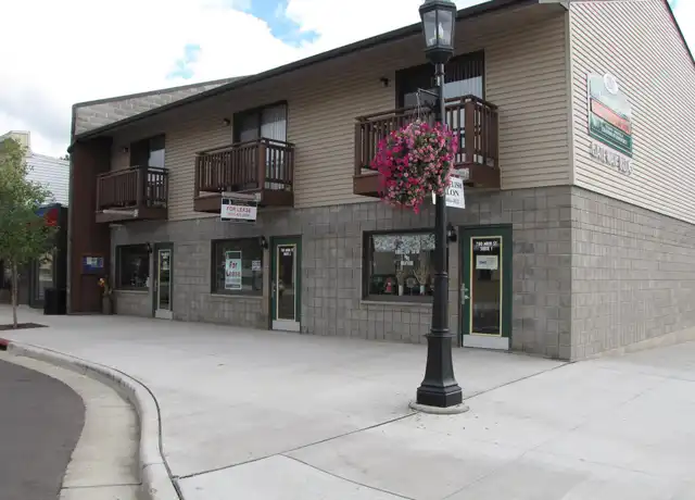 Property at 780 Main St, Baldwin, WI, 54002, 1 bed, 1 bath, [object Object]