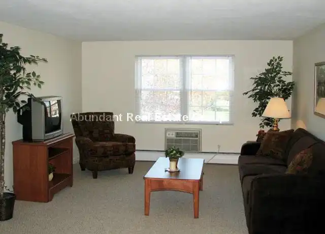 Property at 12 Totman Dr, Woburn, MA, 01801, 1 bed, 1 bath, [object Object]