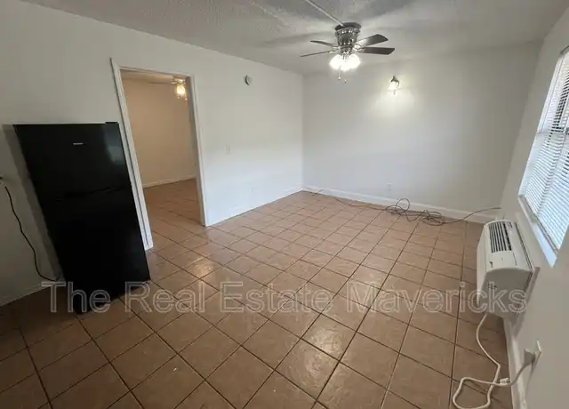 Property at 925 Shallowford Rd Unit 34, Chattanooga, TN, 37411, 1 bed, 1 bath, [object Object]