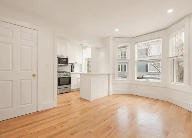 Property at 464 E 3rd St, South Boston, MA, 02127, 1 bed, 1 bath, [object Object]