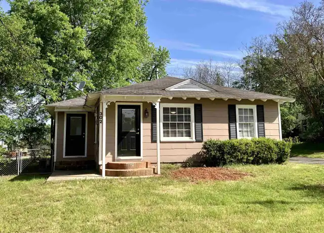 Property at 302 E South St, Lindale, TX, 75771, 2 beds, 1 bath, [object Object]