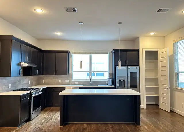 Property at 1735 Eado Point Ln, Houston, TX, 77003, 3 beds, 3.5 baths, [object Object]