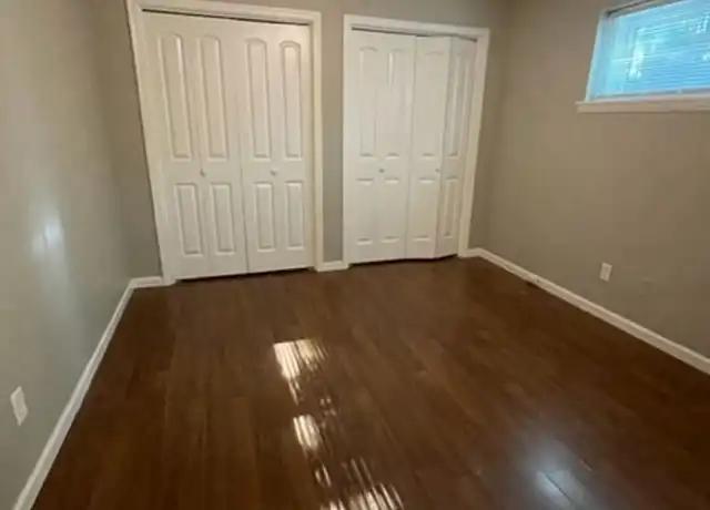 Property at 620 S 35th St Unit 5, Omaha, NE, 68105, 1 bed, 1 bath, [object Object]