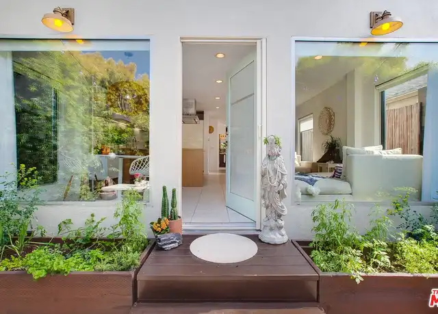 Property at 330 Venice Way, Los Angeles, CA, 90015, 3 beds, 3 baths, [object Object]