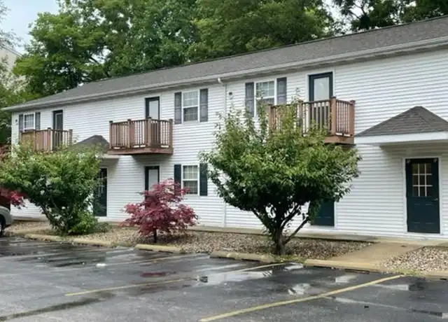 Property at 1132 6th St Unit 1132-H, Charleston, IL, 61920, 1 bed, 1 bath, [object Object]