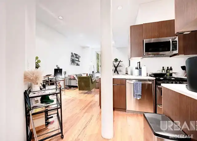 Property at 123 Bank St Unit 310, New York, NY, 10014, 1 bed, 1 bath, [object Object]