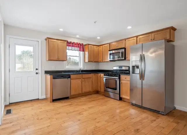 Property at 80 Main St, South Berwick, ME, 03908, 2 beds, 1.5 baths, [object Object]