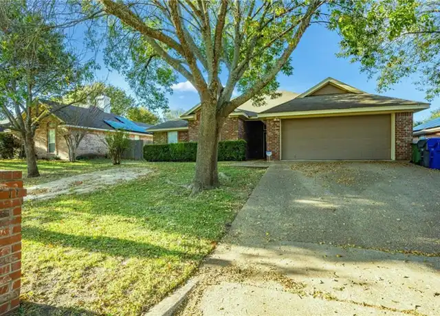 Property at 10605 Sierra West Dr, Waco, TX, 76712, 4 beds, 2 baths, [object Object]