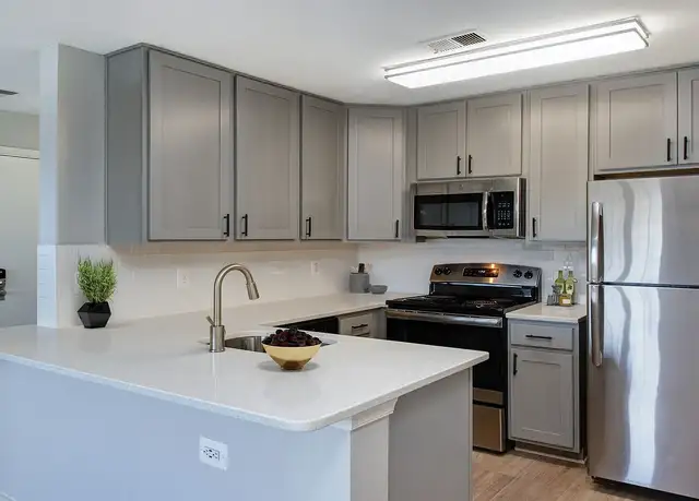 Photo of 13630 Bent Tree Cir, Centreville, VA 20121