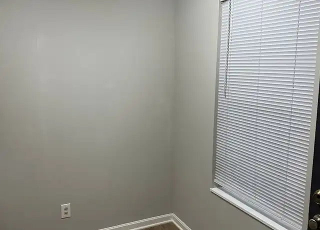 Property at 3520 Park Row Dr #5, Shively, KY, 40216, 1 bed, 1 bath, [object Object]