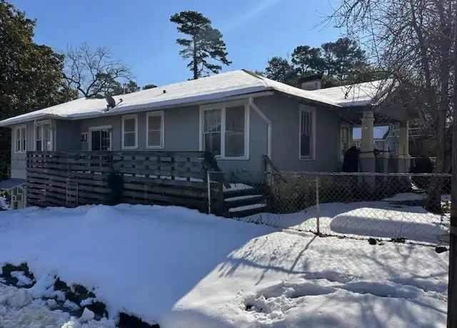 Property at 122 Greenway St Unit 2, Hot Springs, AR, 71901, 1 bed, 1 bath, [object Object]