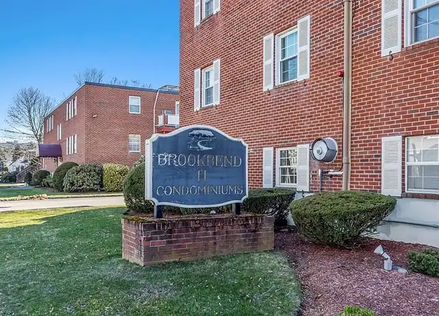 Property at 272 Albion St, Wakefield, MA, 01880, 2 beds, 1 bath, [object Object]