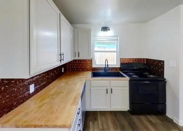 Property at 160 S Fredericksburg St, San Marcos, TX, 78666, 0 beds, 1 bath, [object Object]