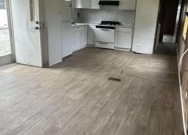 Property at 3489 W 100 S Unit 9, Warsaw, IN, 46580, 3 beds, 1 bath, [object Object]