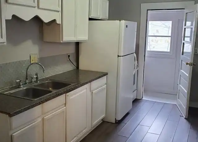 Property at 616 W 5th St, Mishawaka, IN, 46544, 2 beds, 1 bath, [object Object]
