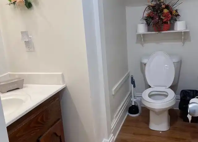 Property at 111 S Grand Ave W Unit 1, Springfield, IL, 62704, 1 bed, 1 bath, [object Object]