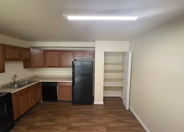 Property at Edgewood Group - 5850 Pennsylvania St, Merrillville, IN, 46410, 1-2 bed, 1 bath, [object Object]