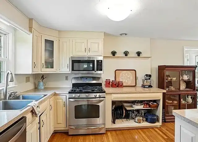 Property at 37 Eastview Rd, Hopkinton, MA, 01748, 6 beds, 3.5 baths, [object Object]