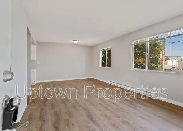 Property at 2606 NE Lombard St, Portland, OR, 97211, 2 beds, 1 bath, [object Object]