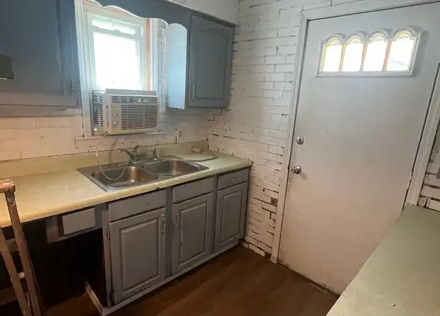Property at 111 W 7th St Unit 1, Monroe, MI, 48161, 2 beds, 1 bath, [object Object]