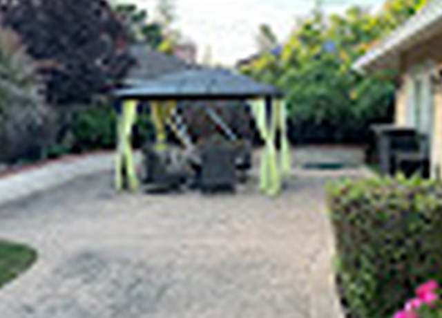 Photo of 555 Clark Ct, Los Altos, CA 94024