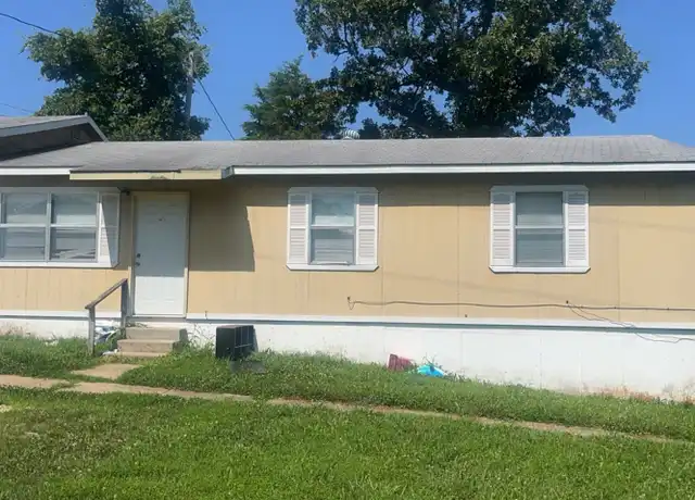 Property at 15525 Tampa Rd Unit 15525 Tampa C, St Robert, MO, 65584, 3 beds, 1 bath, [object Object]