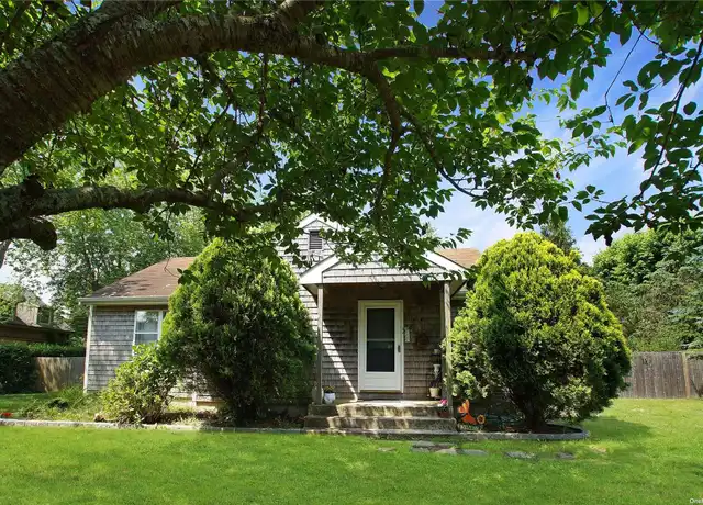 Property at 21 Farmstead Ln, Water Mill, NY, 11976, 3 beds, 1 bath, [object Object]