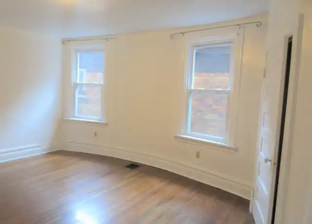 Property at 5706 Darlington Rd Unit 2ndFL, Pittsburgh, PA, 15217, 3 beds, 1 bath, [object Object]