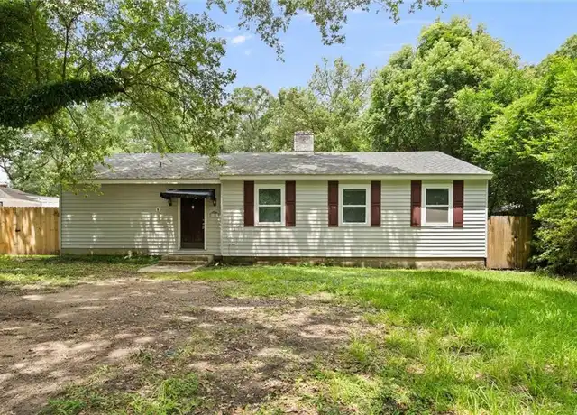 Property at 105 Village Cir W, Mobile, AL, 36608, 3 beds, 2 baths, [object Object]