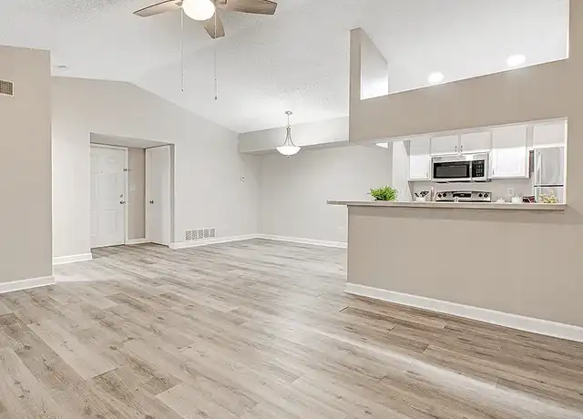 Property at The Earl - 124 SW 62nd St, Gainesville, FL, 32607, 1-2 bed, 1-2.5 bath, [object Object]