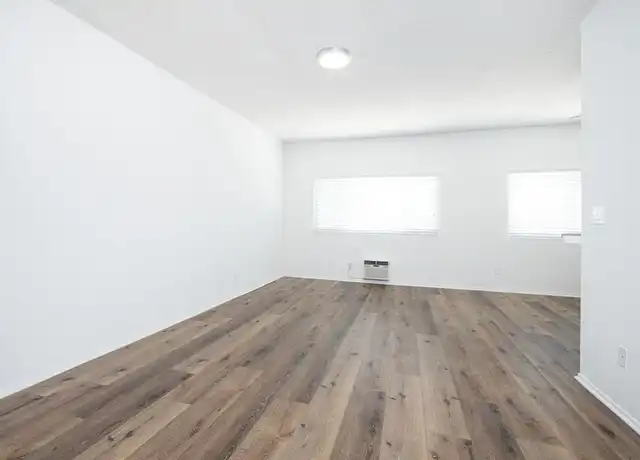 Property at 5715 Vineland Ave, North Hollywood, CA, 91601, 1 bed, 1 bath, [object Object]