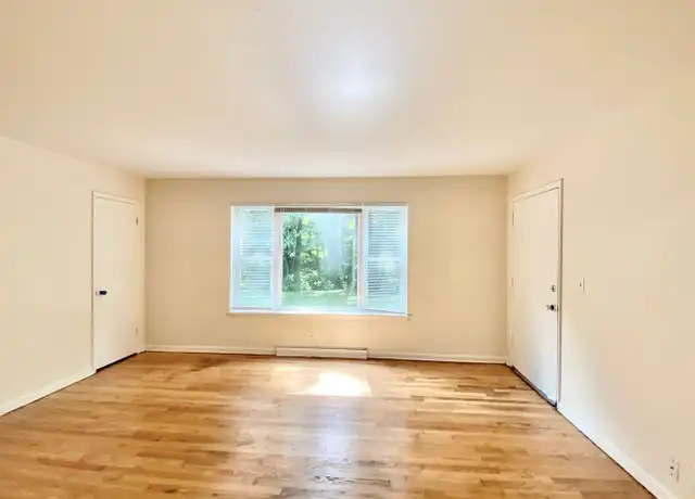 Property at 3051 W Fardale Ave Unit 08, Milwaukee, WI, 53221, 2 beds, 1 bath, [object Object]