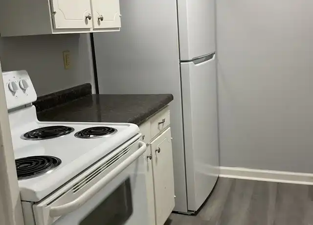 Property at 210 19th St NE Unit 18, Cedar Rapids, IA, 52402, 1 bed, 1 bath, [object Object]
