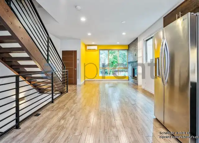 Property at 9607 Roosevelt Way NE Unit A, Seattle, WA, 98115, 3 beds, 2 baths, [object Object]
